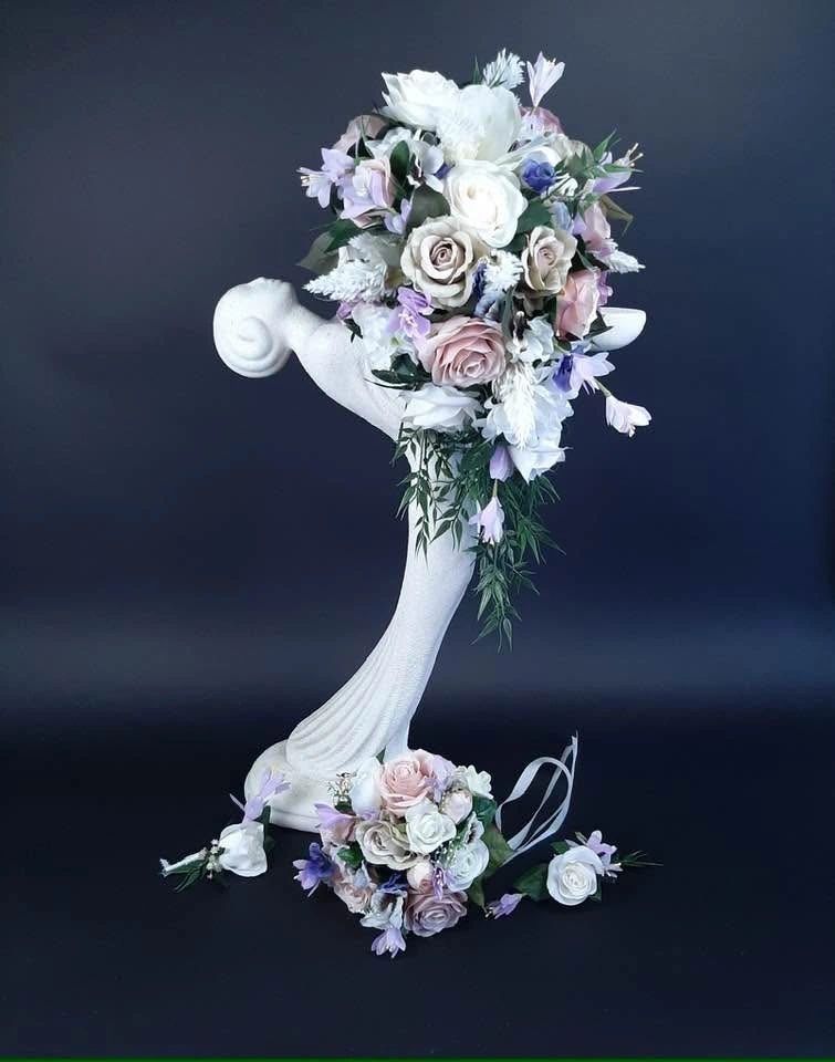 Cascade Bridal Bouquet 4 Piece Package - Image 11