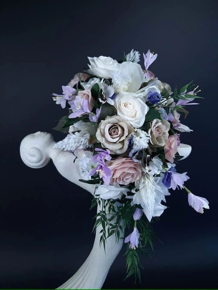 Cascade Bridal Bouquet 4 Piece Package - Image 12