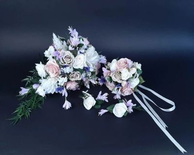 Cascade Bridal Bouquet 4 Piece Package - Image 10