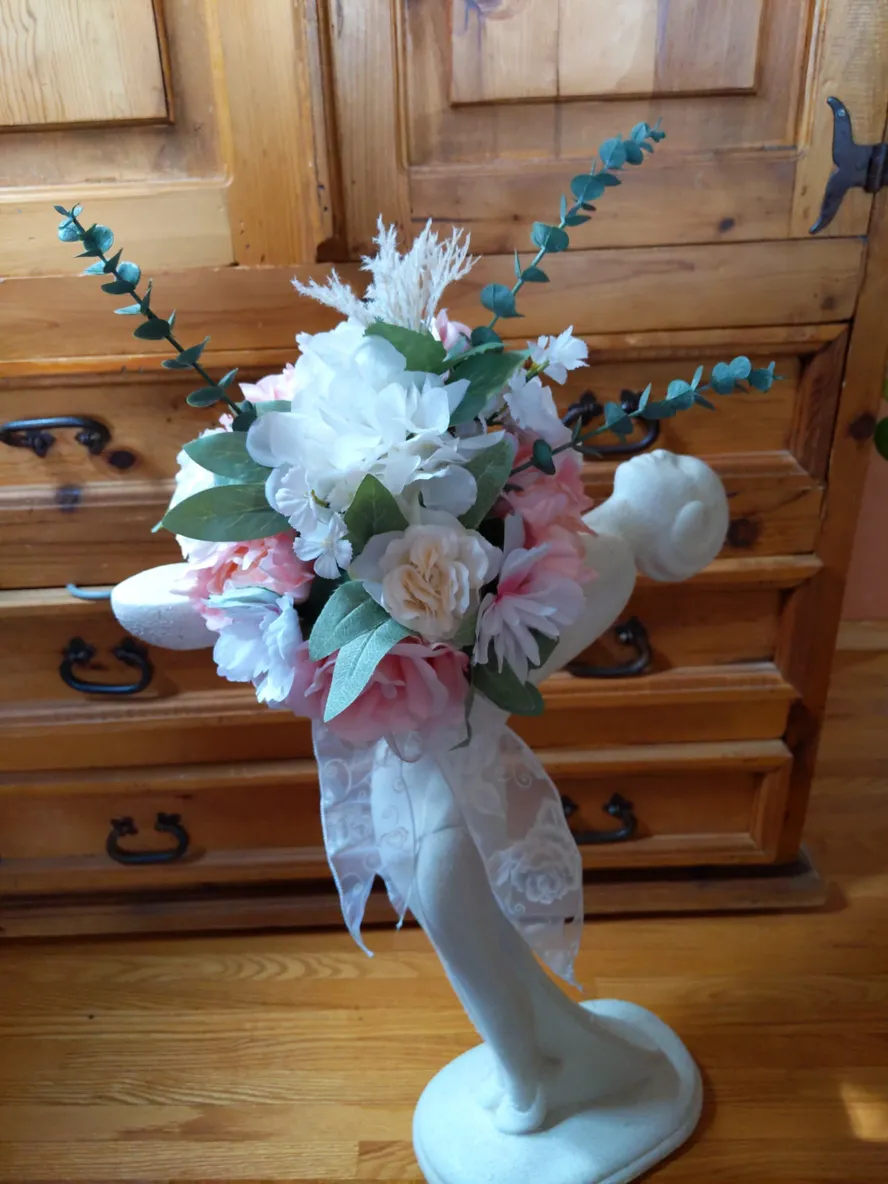 Summer Love 22" Bridal Bouquet & Matching Bout - Image 4